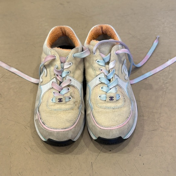 Chanel sneakers - Picture 2 of 5